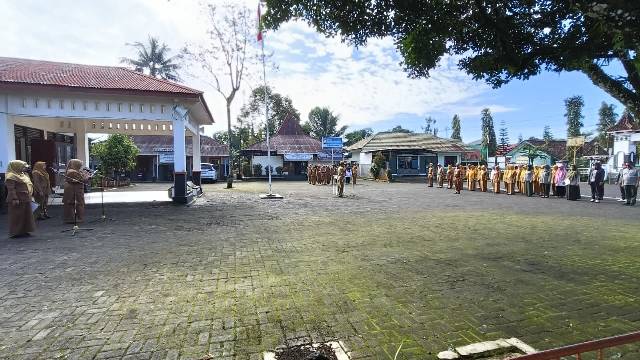 Apel Pagi Pegawai Kantor Kecamatan Leksono